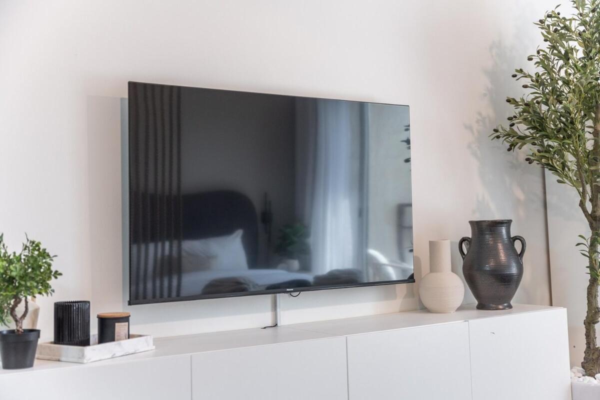 Apartment Homey Stylish Studio Perfect For 4 In Jvc