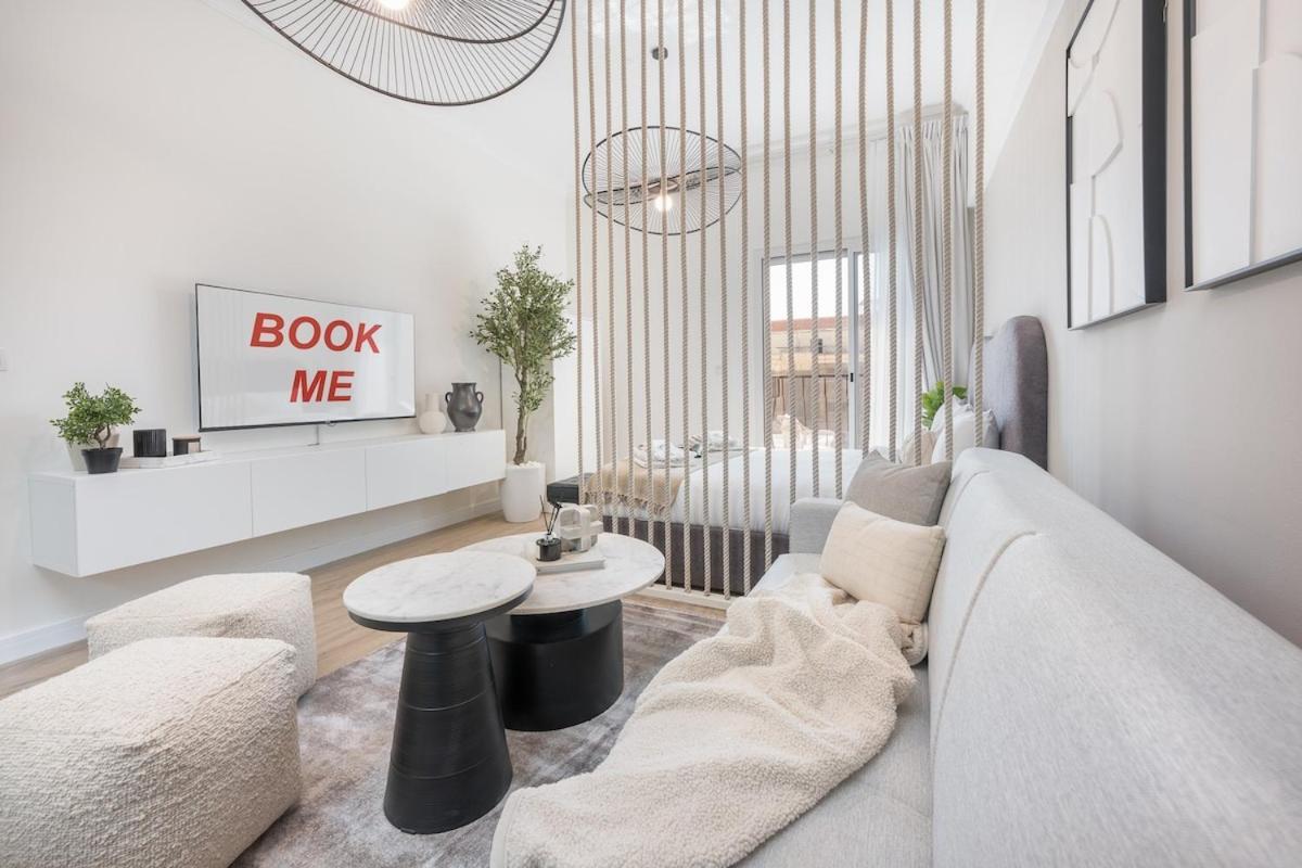 Homey Stylish Studio Perfect For 4 In Jvc