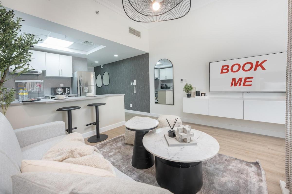 Homey Stylish Studio Perfect For 4 In Jvc Apartment
